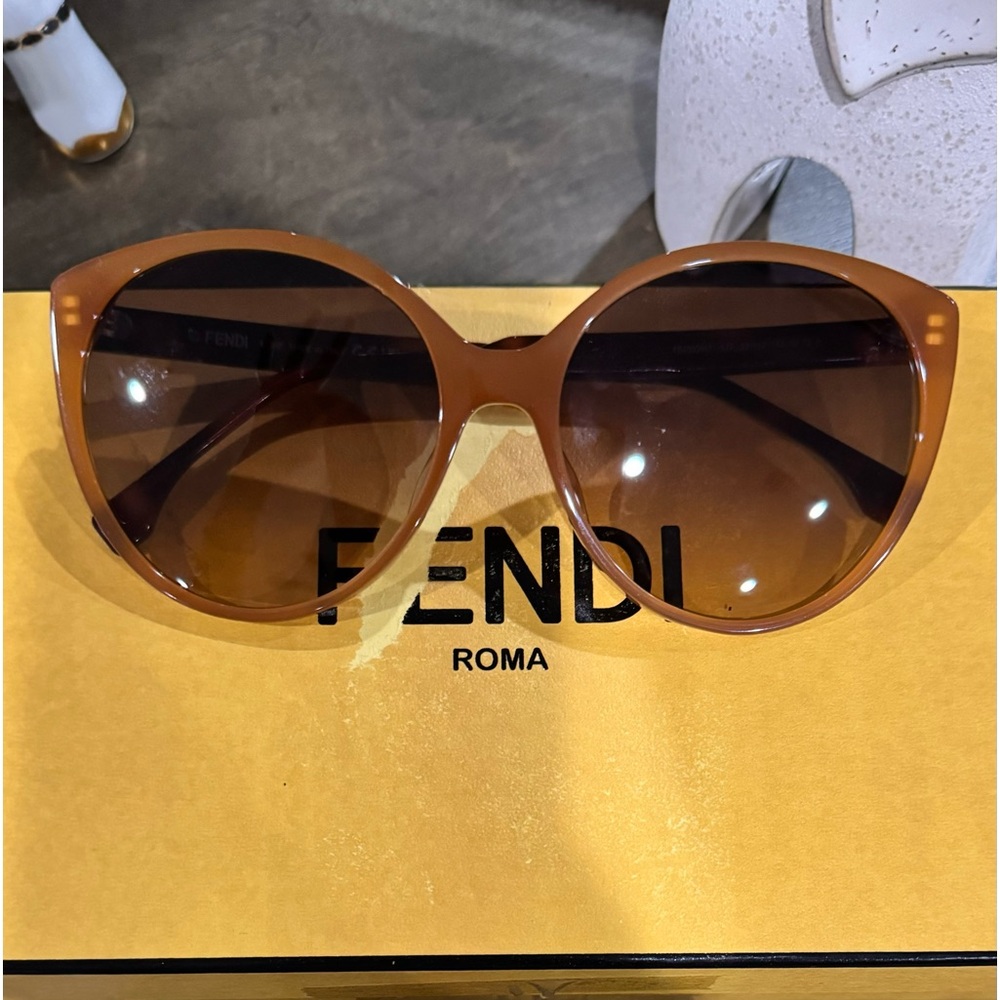 Sunglasses, brown color, Made in Italy